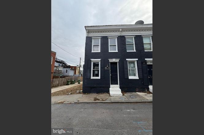 1605 Lemmon St