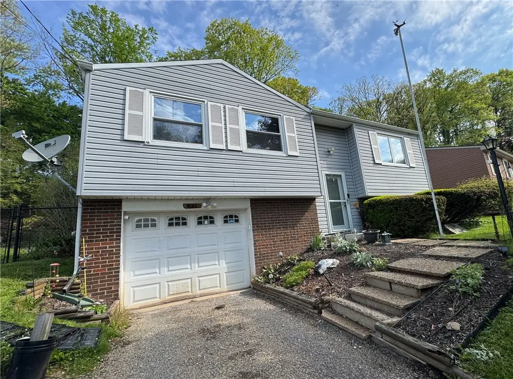 421 Tivoli Rd