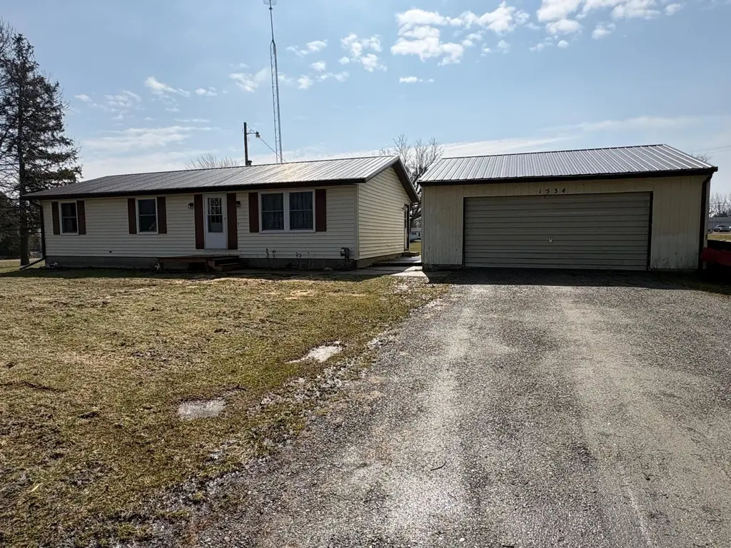 1534 Grummett St