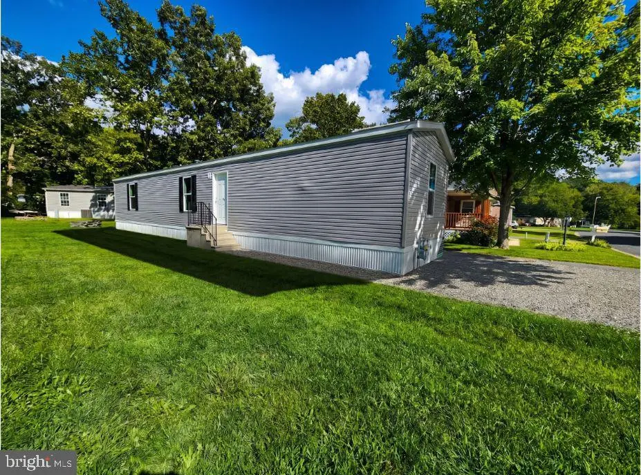 18 Birchwood Dr