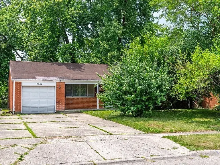 4430 Blueberry Ave