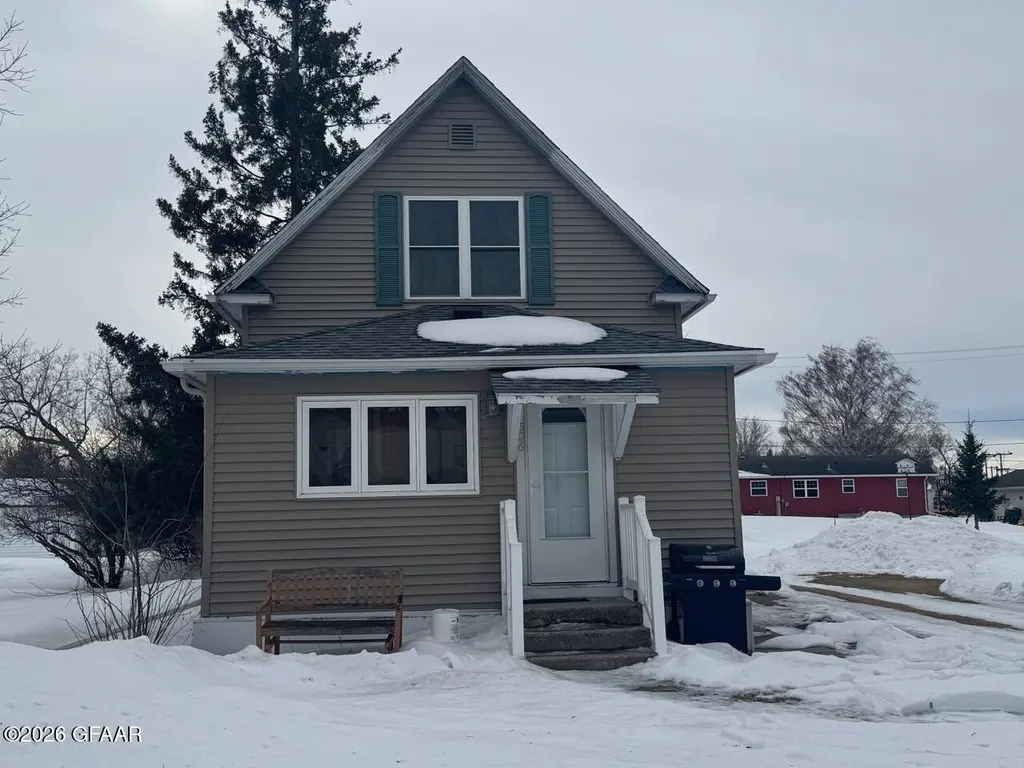 506 3rd ST West St