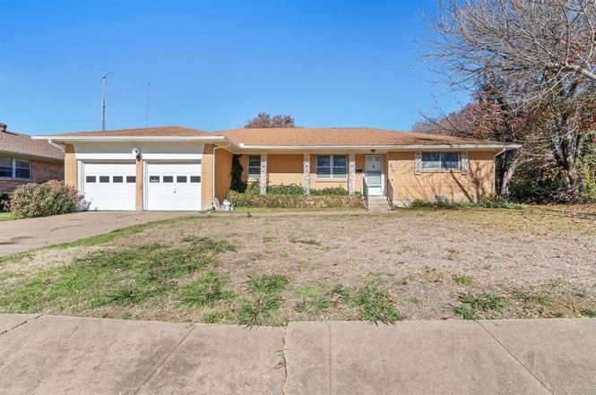 927 Poinsettia Dr