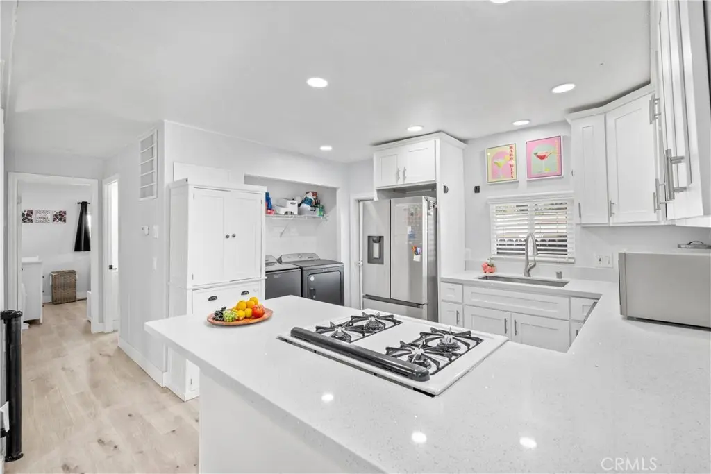 17086 Esperanza Dr