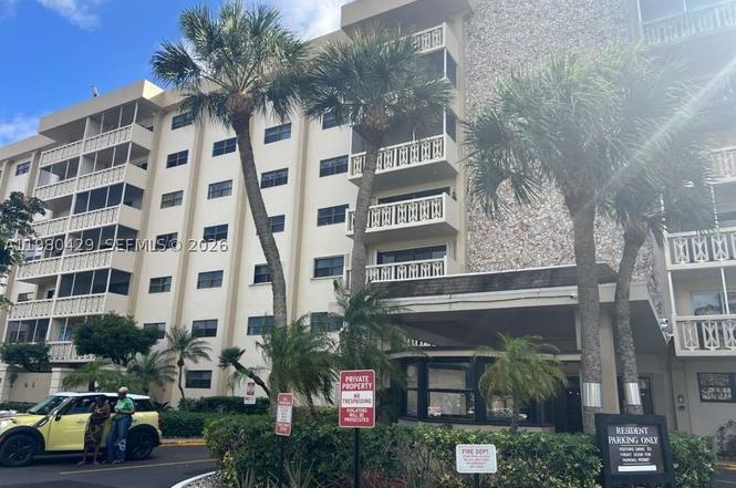 800 NE 195th St #501