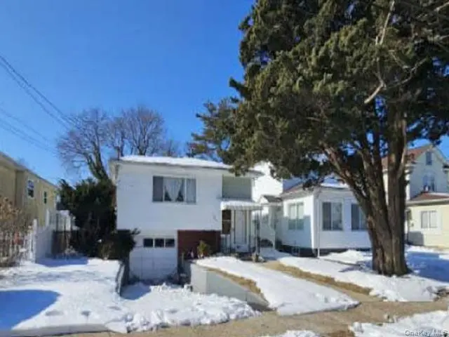 155 Rhodes Ave