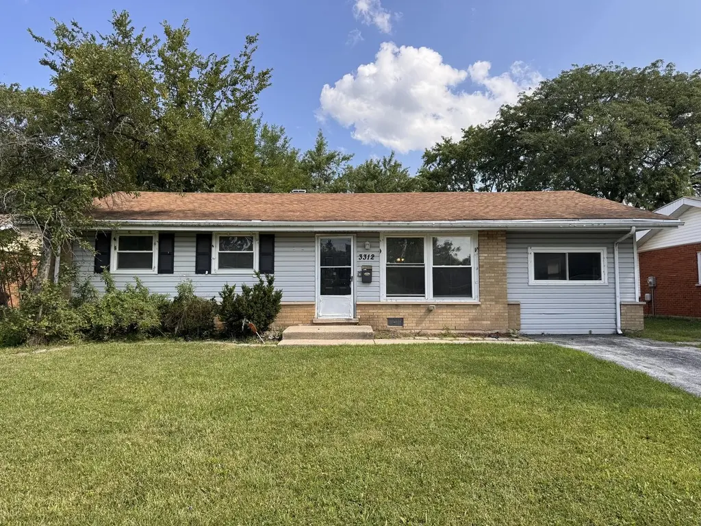 3312 Maple Ln