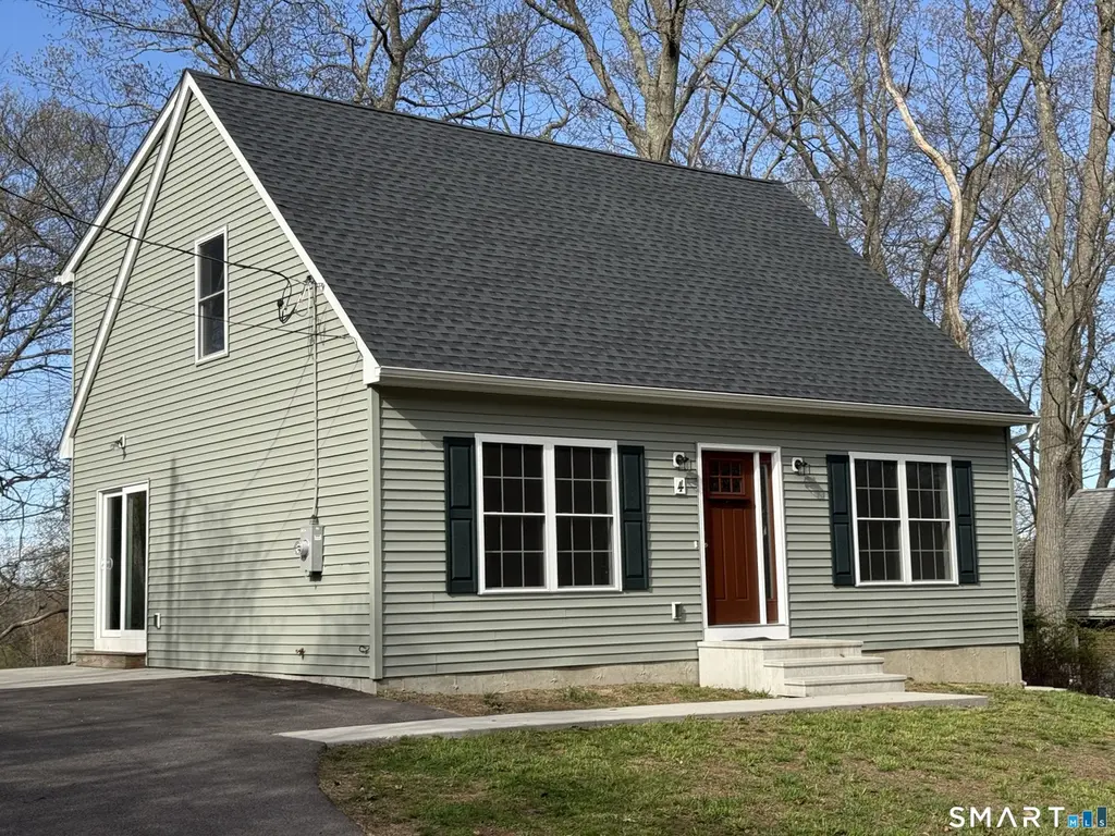 4 Rosemarie Ct