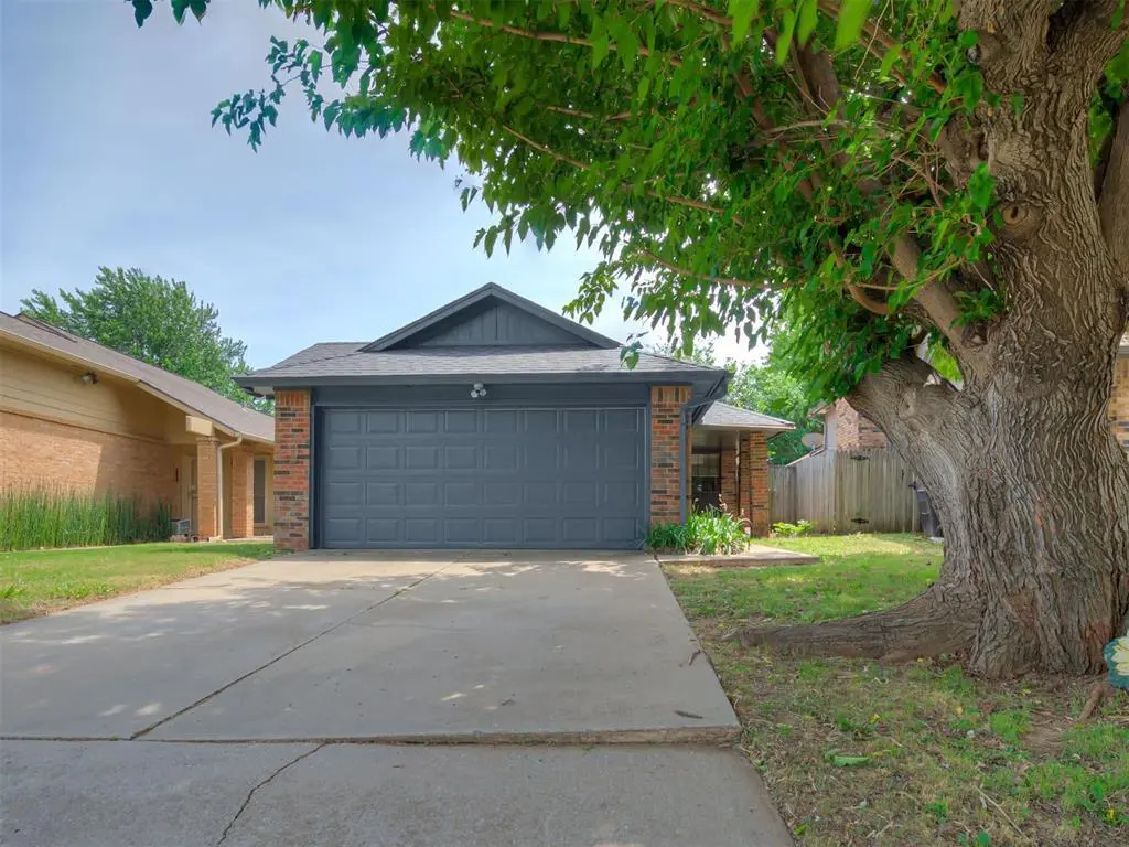 7712 Doris Dr