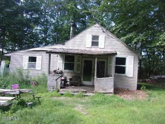 12 Delavan Ave