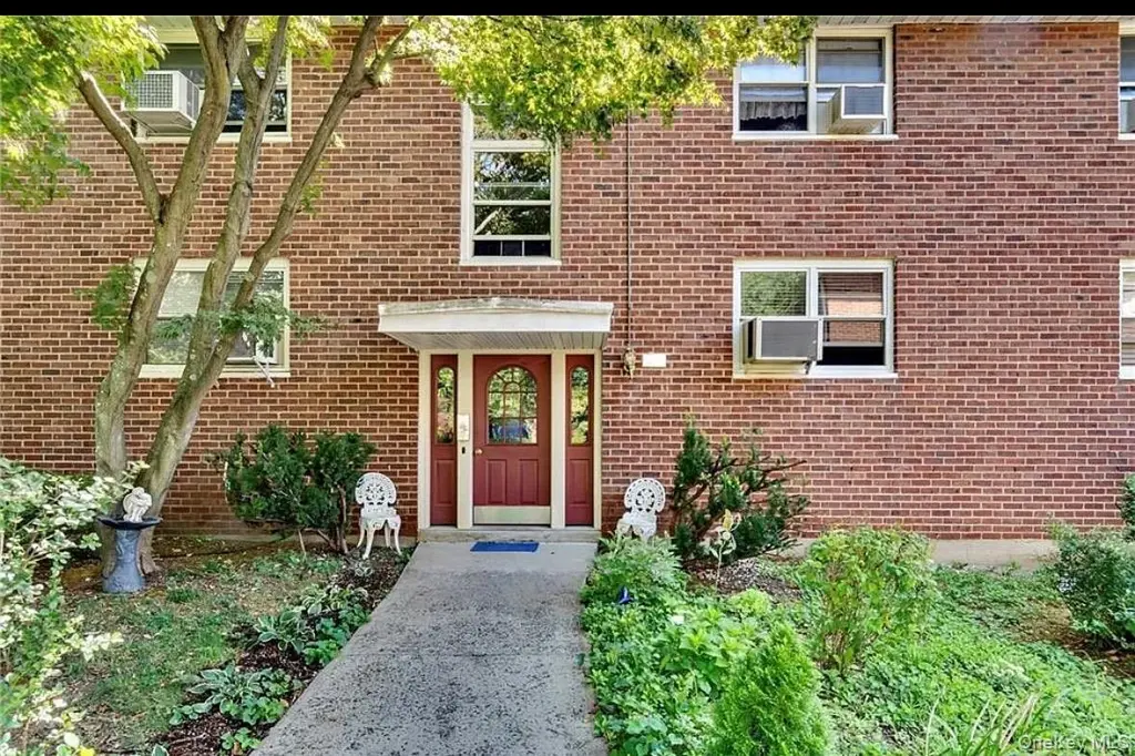48 Dehaven Unit 2E