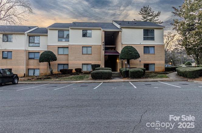 4814 Spring Lake Dr Unit E