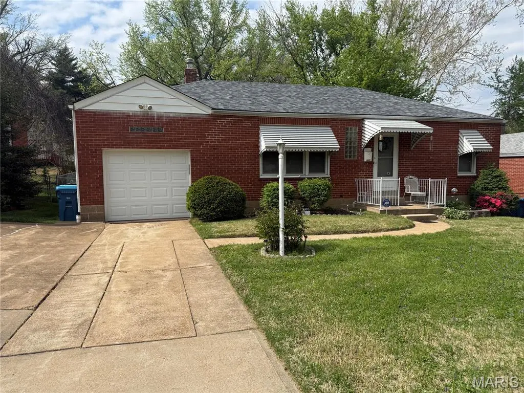 8805 Greenbrook Dr