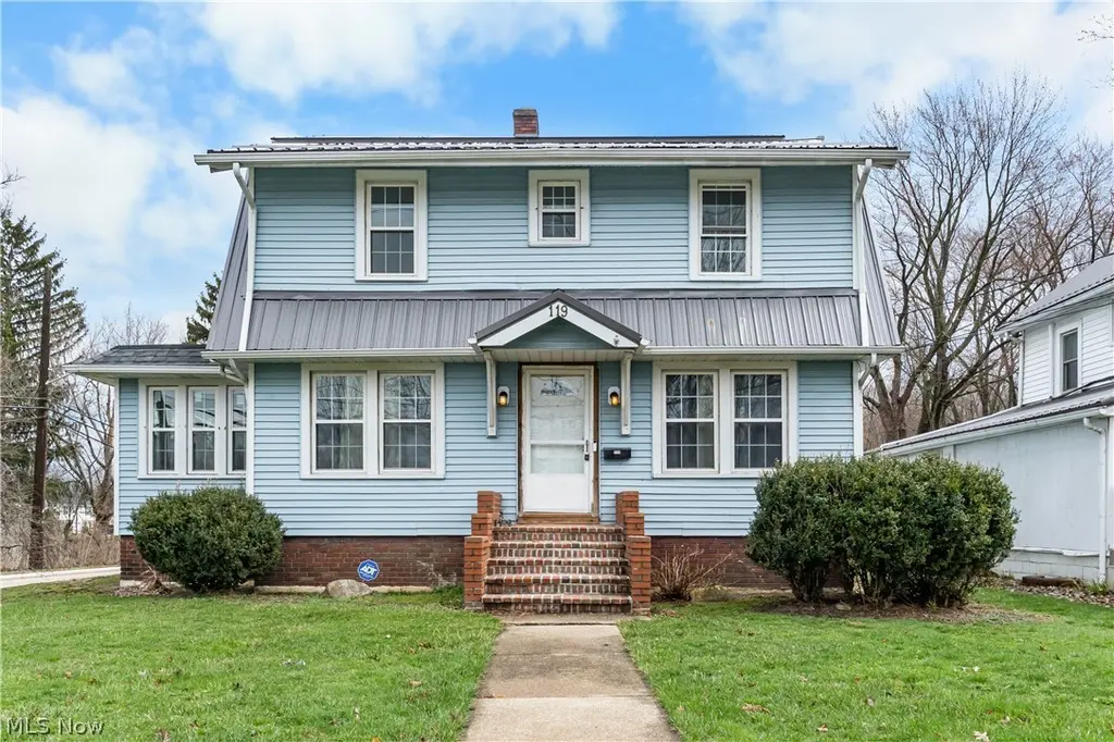 119 River St