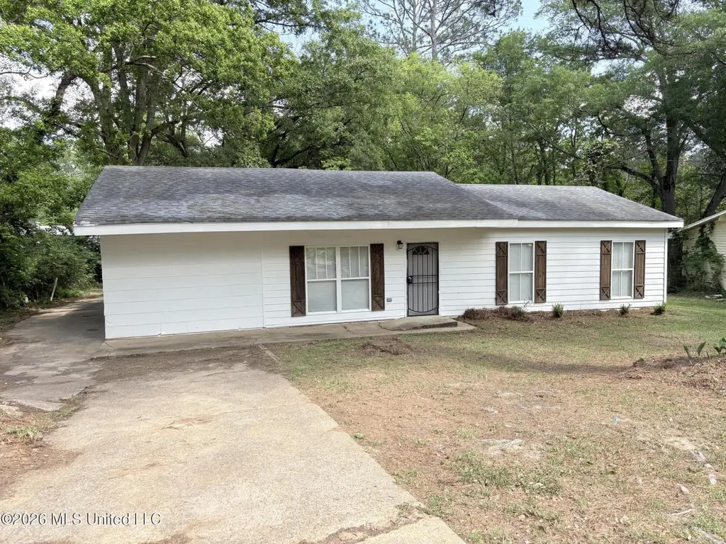 2814 Charleston Dr