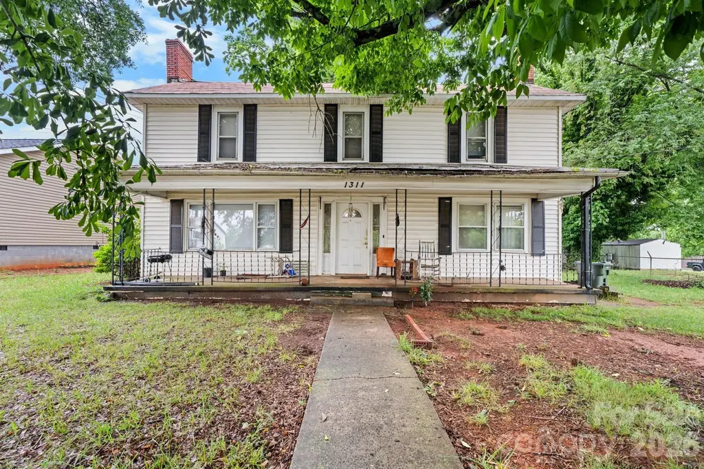 1311 N College Ave