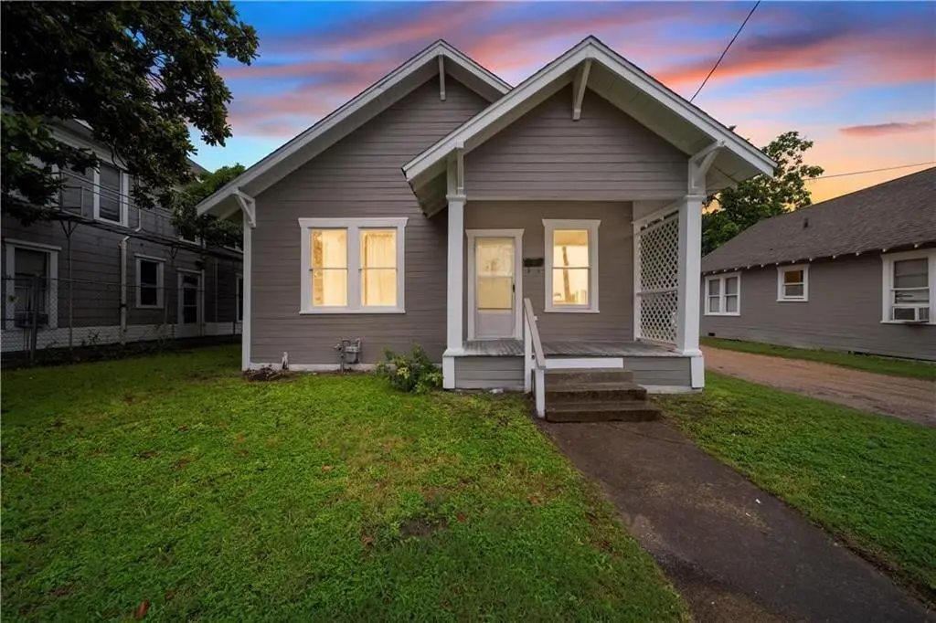 400 Live Oak St