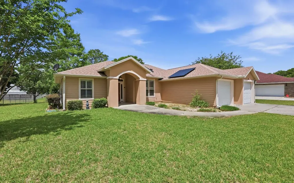 604 SW Phillips Cir