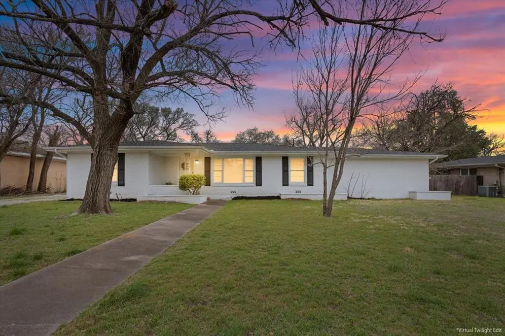 2416 Lake Air Dr