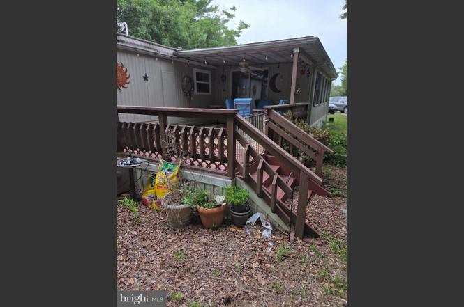 33933 Pinewood Rd