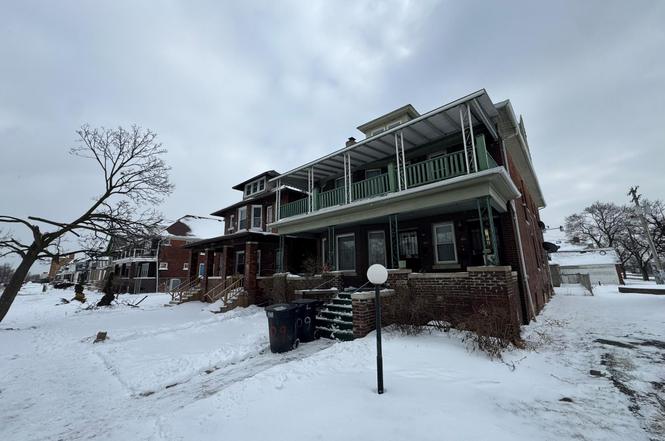 909/907 W Euclid St