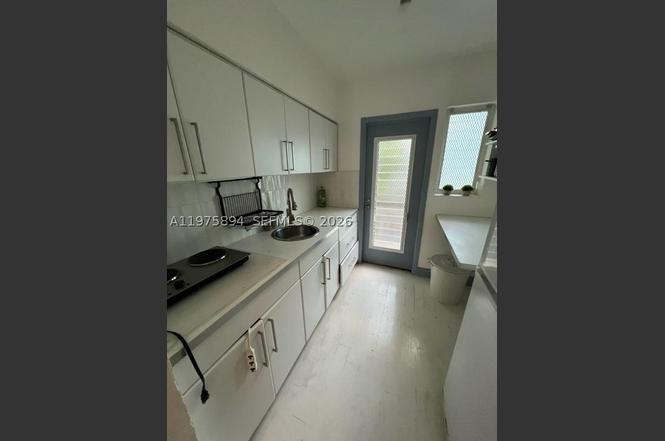 761 Euclid Ave Unit 12B