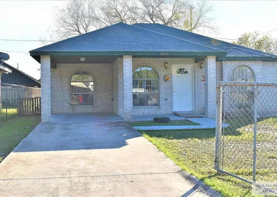 1834 Victoria Dr