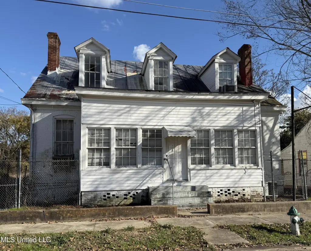 17 Old Devereaux St