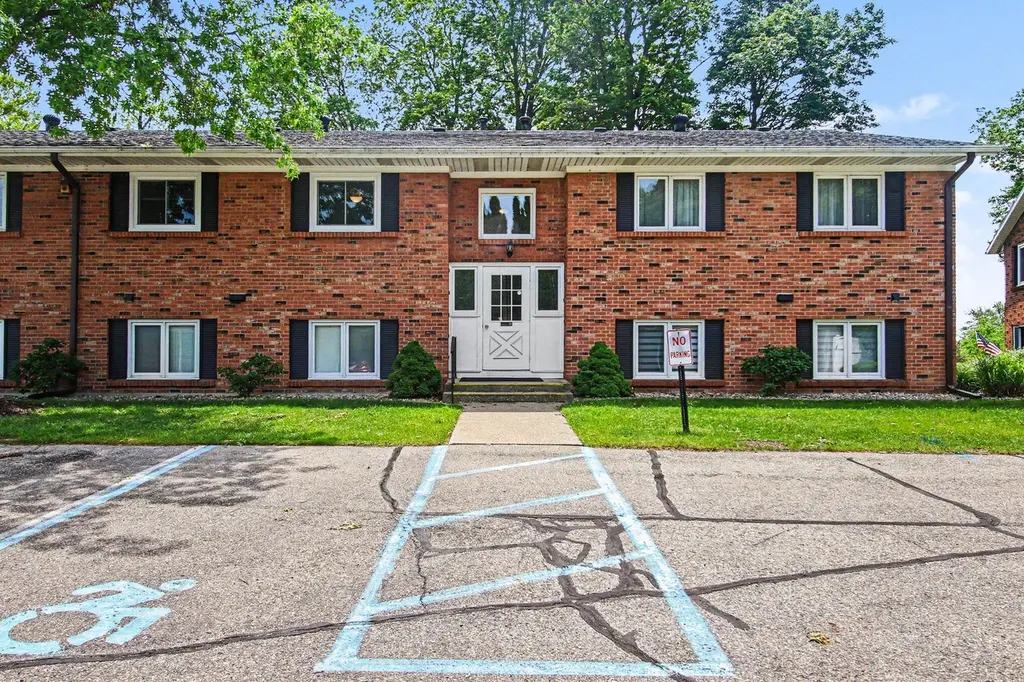 230 S State St #31