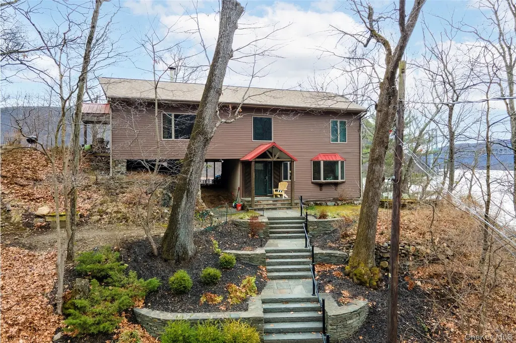 65 Mine Dock Rd
