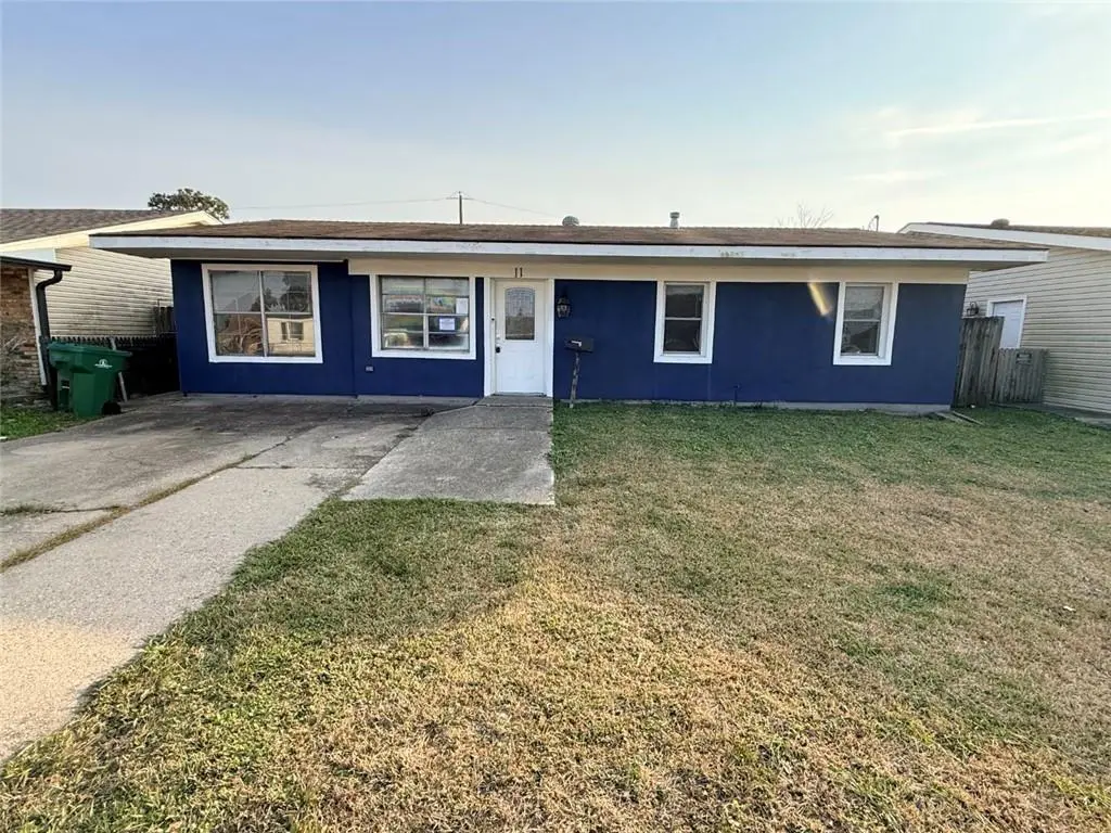 11 Cedar Ln