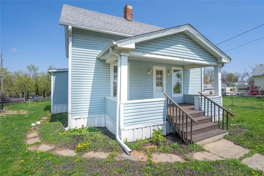 1116 1st Ave W