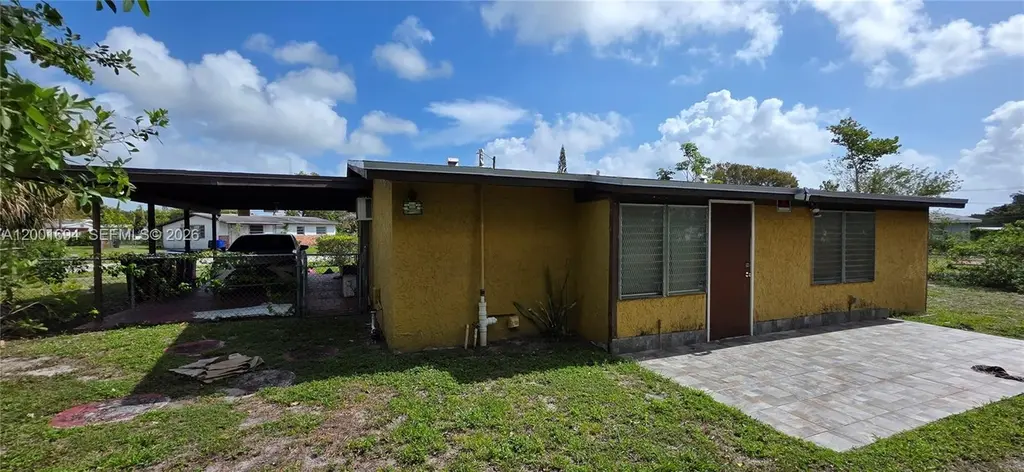 1708 NW 15th St