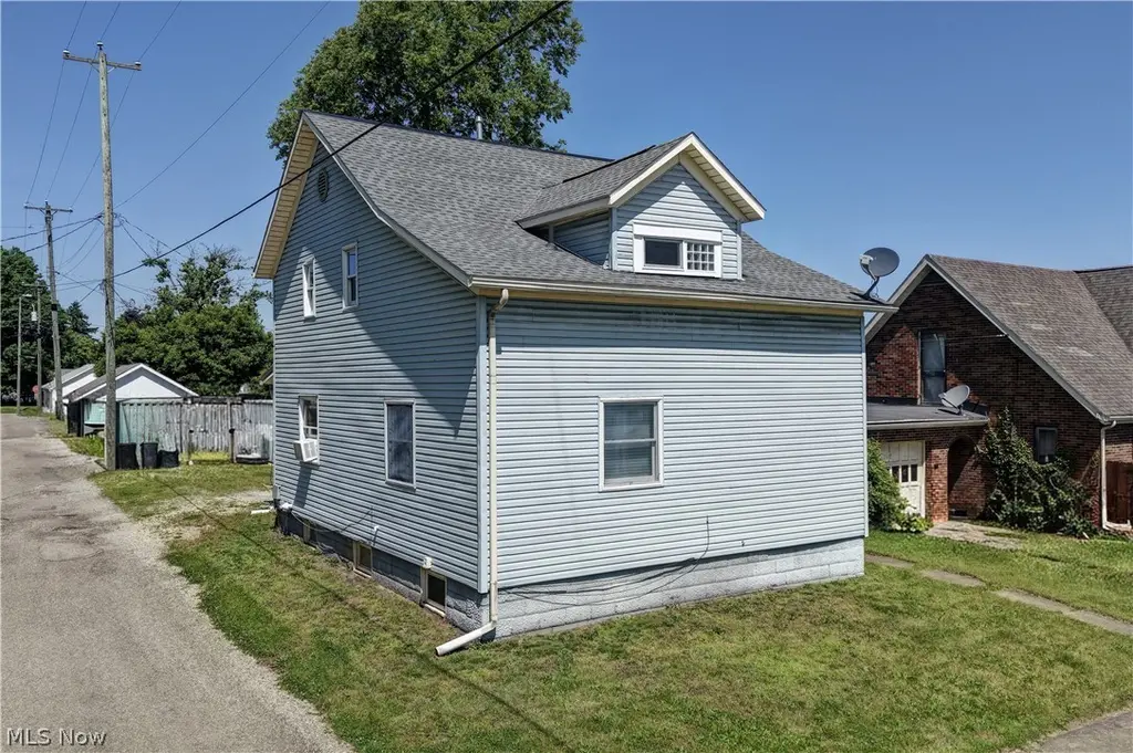 110 8th St SW