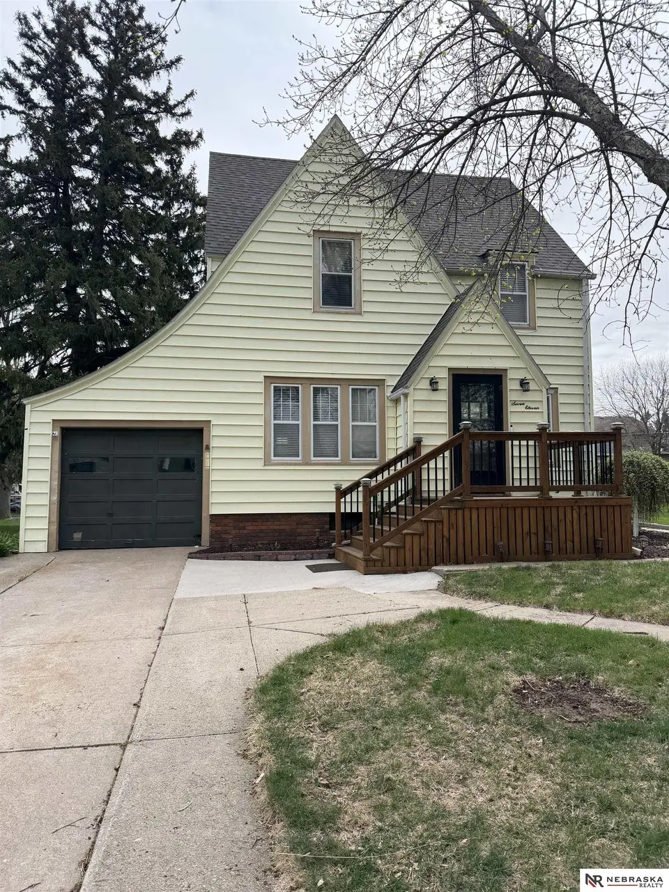 711 N Thomas Ave