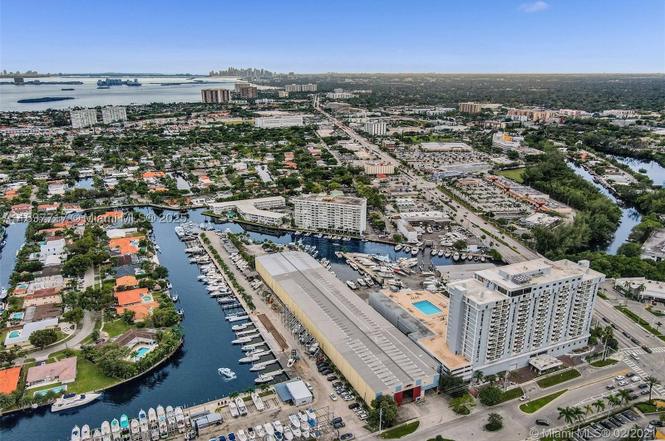 13499 Biscayne Blvd #811