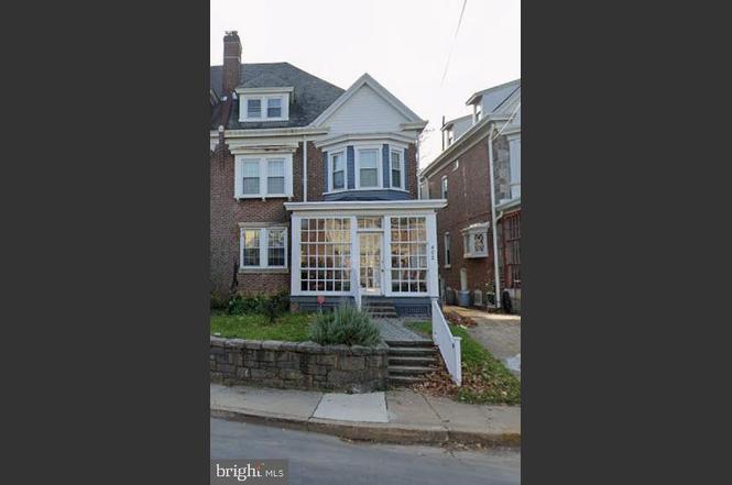 402 W 23rd St
