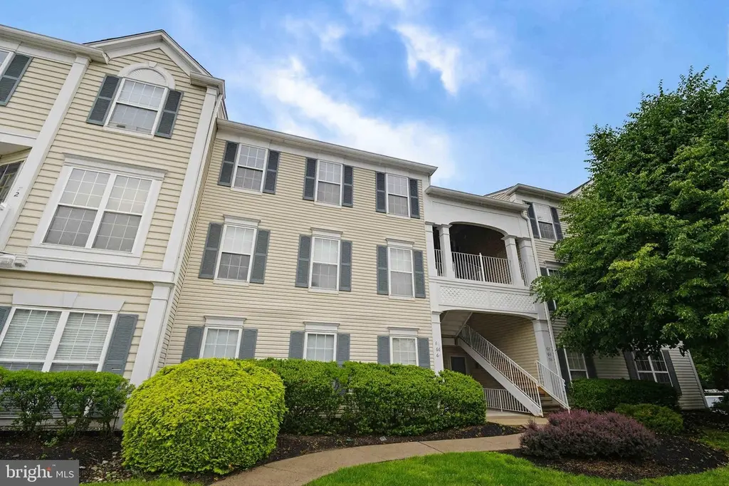 68 Foxglove Dr