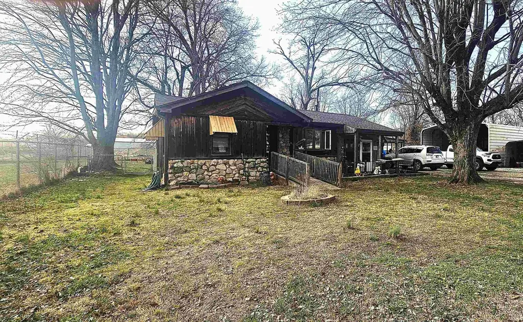 132 N Kentucky Ave