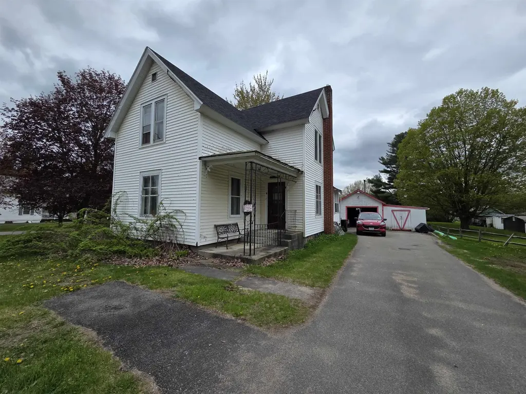 8 Caroline St