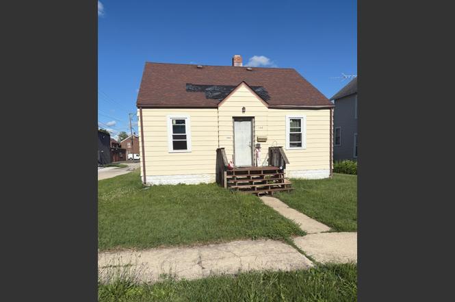 148 S Prairie Ave