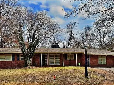 1414 Shelby Dr