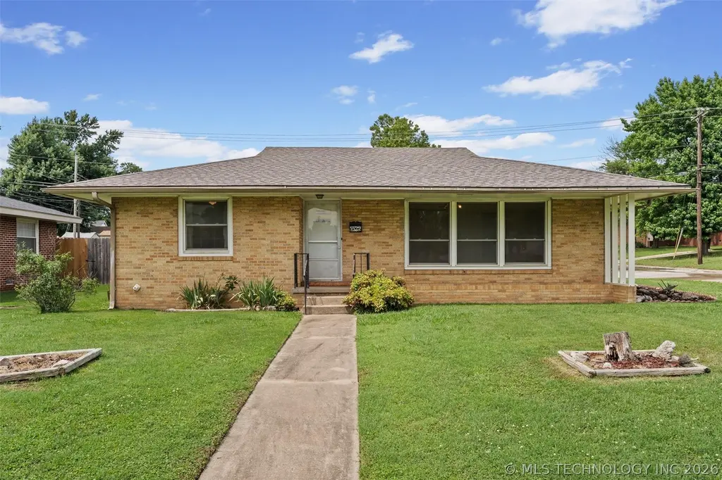 4112 E Frank Phillips Blvd
