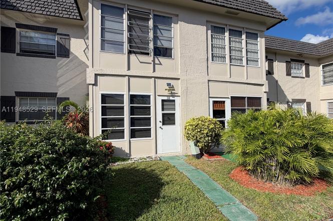 5620 SW 3rd Pl #114