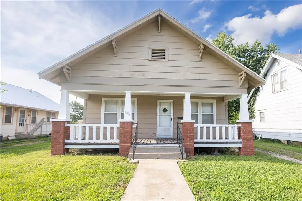 1108 W 9th St