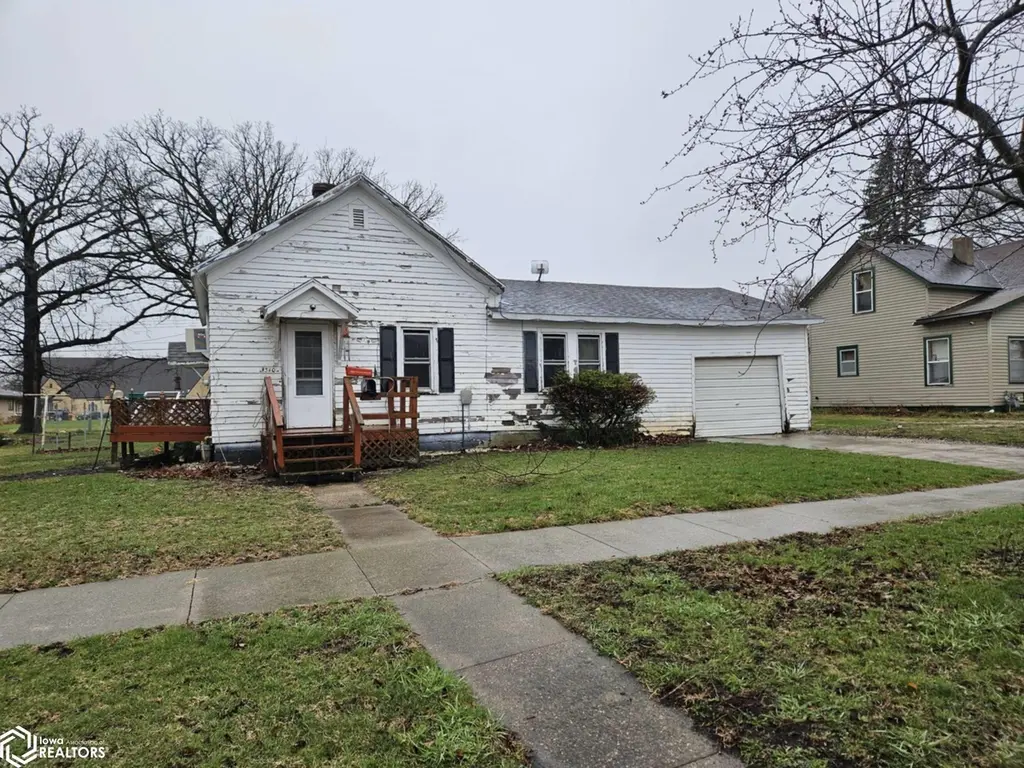1310 Division St