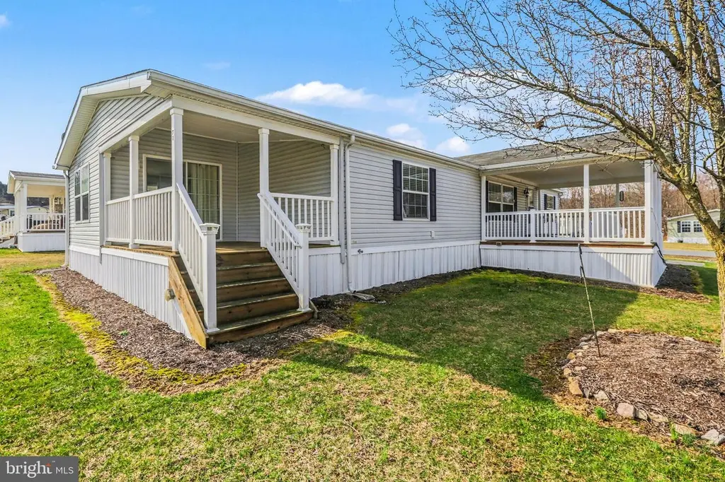 71 Meadowview Dr