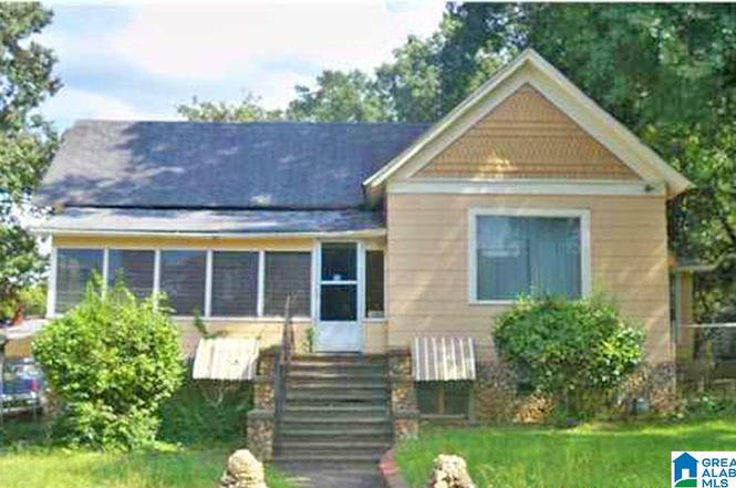 4013 Main St