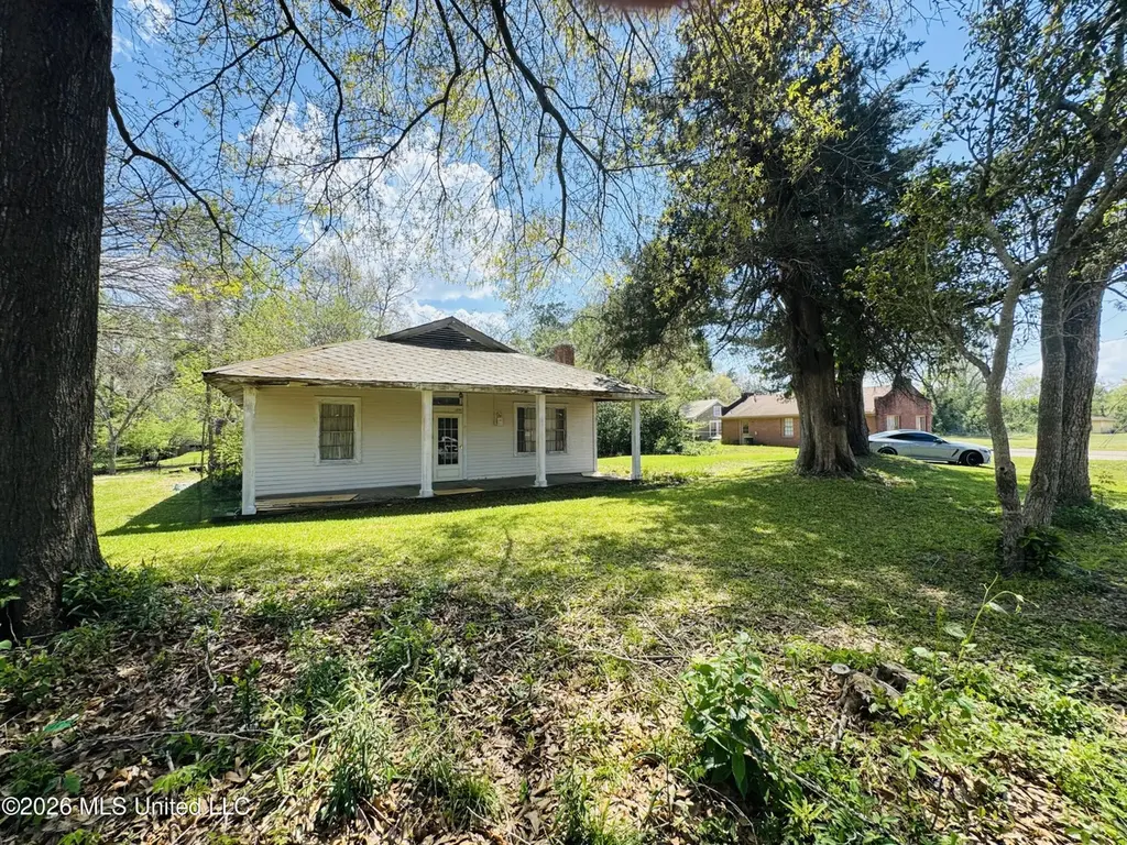 1117 Martin Luther King Jr St
