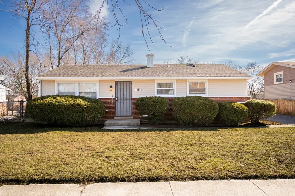 16551 Plymouth Dr